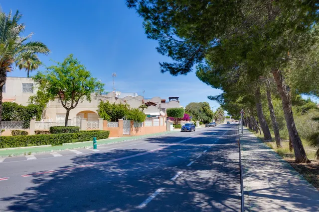 Precio bungalow con jardin y piscina comunitaria en urbanizacion lago jardin ii (los balcones) — 42