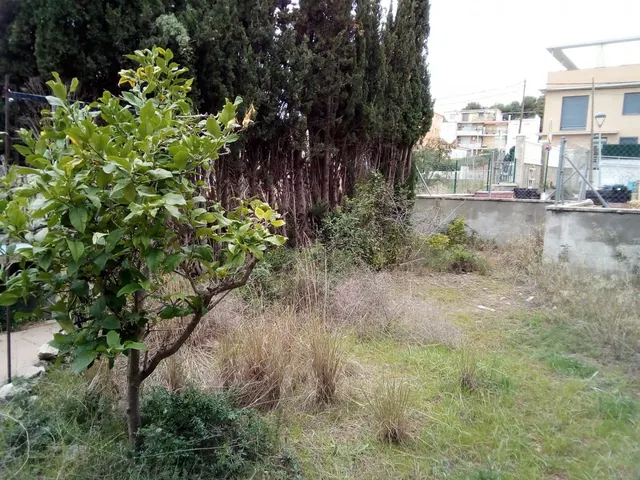 PARCELA  EDIFICABLE EN EL CENTRO DE SEGUR DE CALAFELL - TARRAGONA — 11