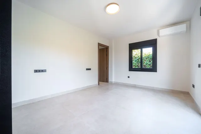 Chalet 5 habitaciones 258m² en venta - Riviera del sol — 28