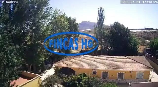 Típica casa tradicional de campo situada sobre terreno URBAN