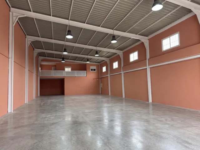 Nave industrial muy amplia de dos plantas y con múltiples posibilidades — 8