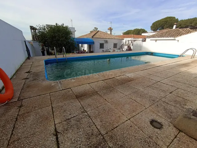 CHALET CON PISCINA ZONA RURAL ARCOS