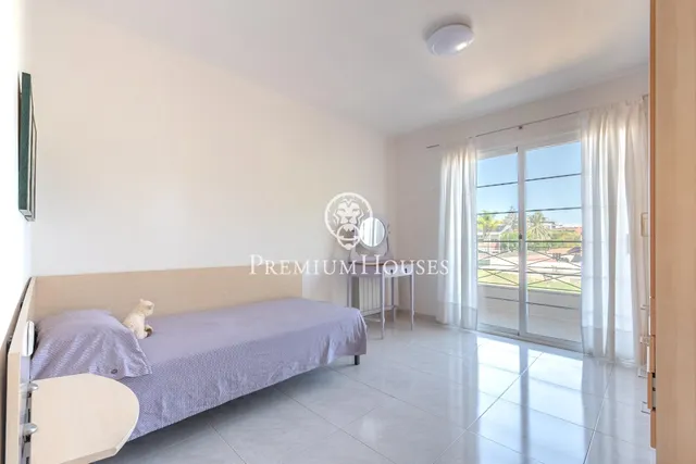 Casa con jardín y piscina en L'Aragai — 23