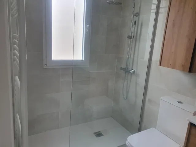 SE ALQUILA HABITACIÓN COMPLETAMENTE REFORMADA — 14