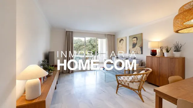 Espectacular apartamento con terraza, piscina y licencia turística en segunda línea de playa en La Carihuela, Torremolinos — 9
