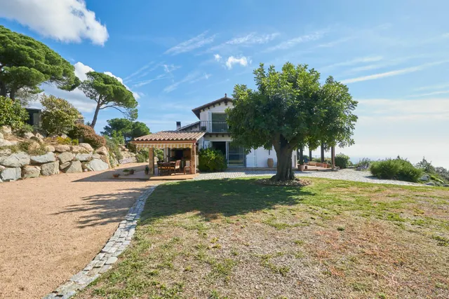 ESPECTACULAR CASA EN LA CORNISA CON VISTAS AL MAR — 49