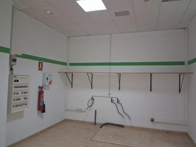 Local comercial impecable y versátil a pie de calle en Muro de Alcoy (Junto a Correos) — 8