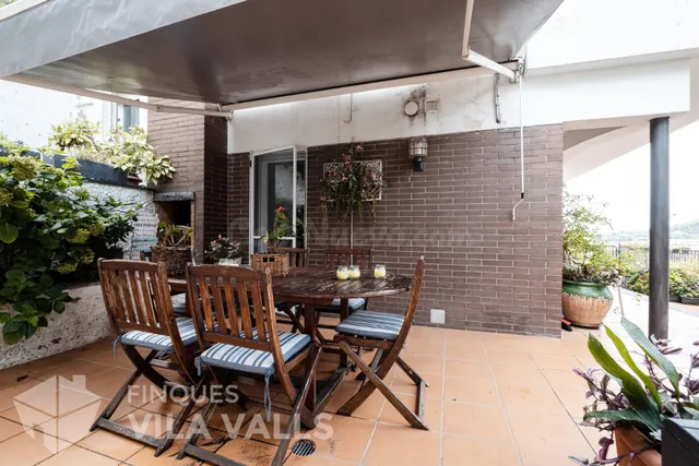 Casa con terraza, jardín y amplios espacios — 4