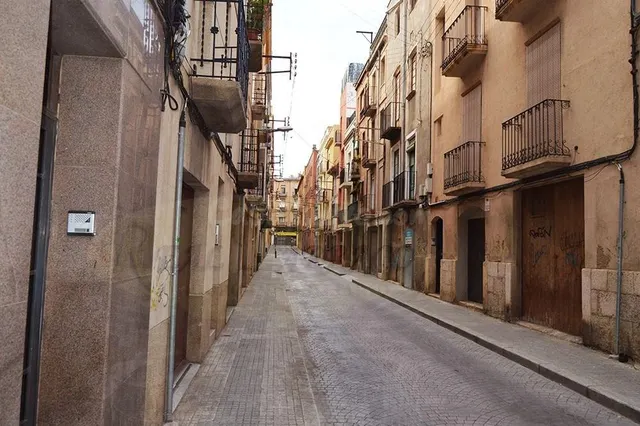 PISO CON OKUPA EN VENTA,PASE OFERTA ! - foto 4
