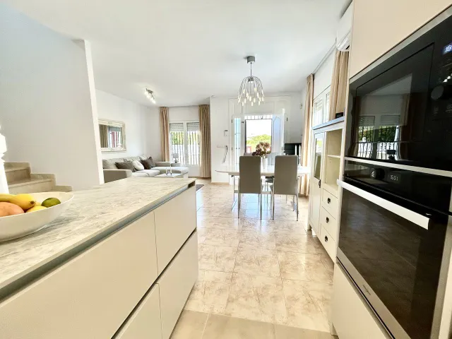 Chalet adosado de 3 dormitorios y 2 baños en orihuela costa (dehesa de campoamor) — 13