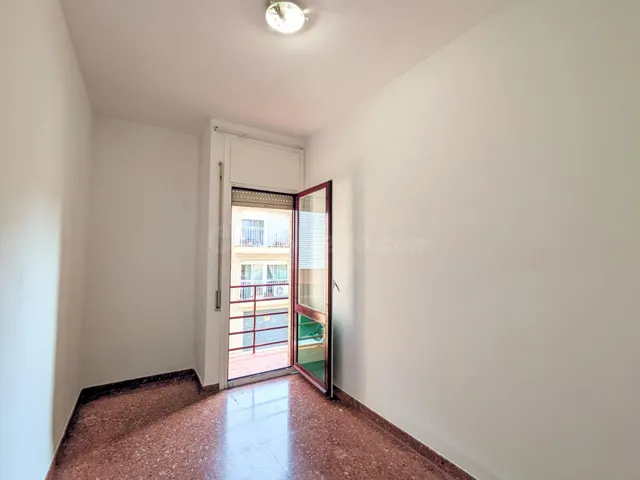 PISO EN VENTA EN CAMPREDÓ CON BALCONES, TERRAZA Y PLAZA DE P - foto 3