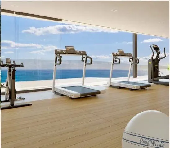 MAJESTUOSA PLANTA BAJA ELEVADA, CON 45M2 DE TERRAZA ORIENTADA AL SUR, CON VISTAS PANORAMICAS AL MAR. — 21