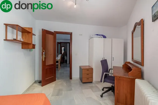 ¡¡Fantástico piso de 7 habitaciones en Bola de Oro!! — 32