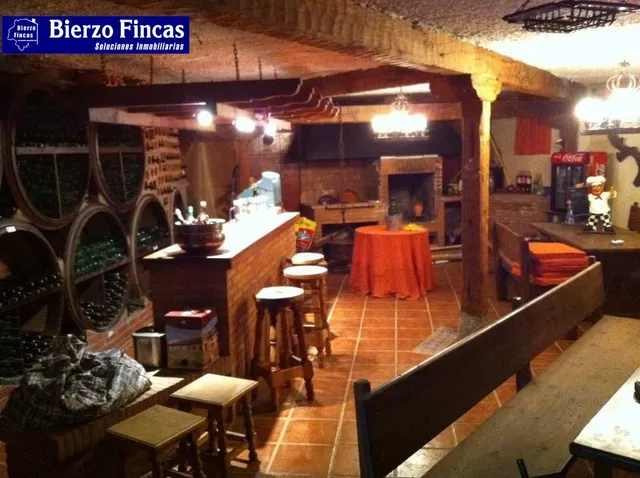 ESPECTACULAR CHALET EN LAS LOMAS — 5