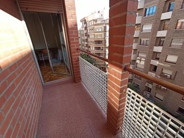 Interesante piso, incluye plaza de garaje, Sector Universidad. — 9