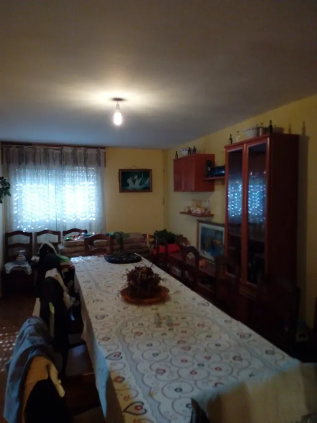 Chalet con jardín y piscina en Leiro — 10