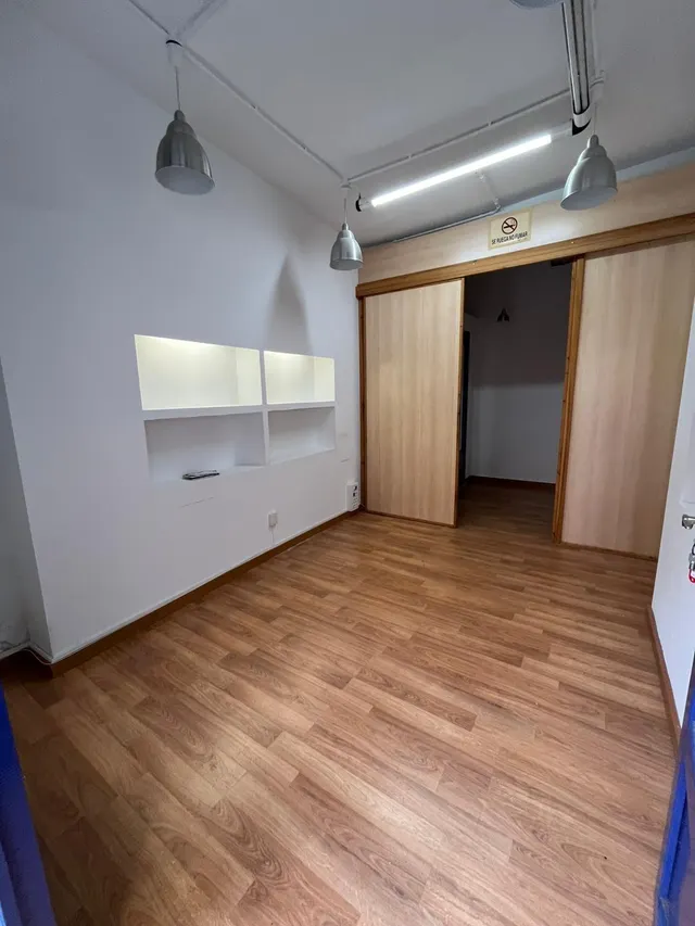 SE ALQUILA LOCAL EN CALLE HILARION ESLAVA — 6