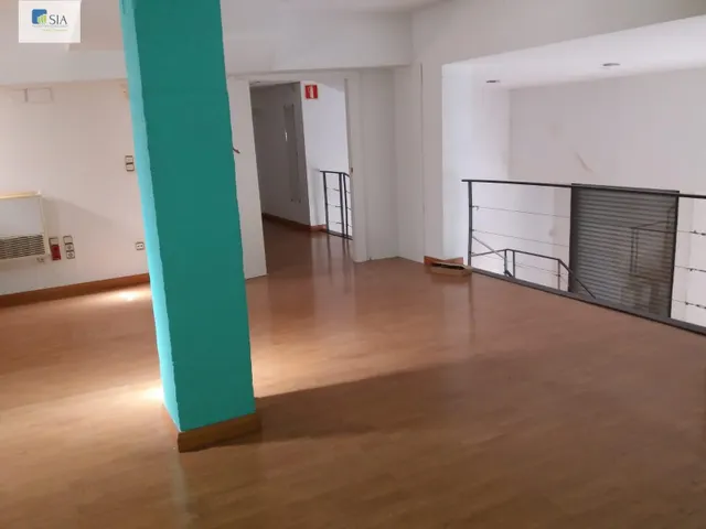 LOCAL REFORMADO EN TORRERO - C/ RUIZ TAPIADOR — 9