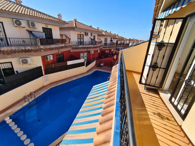 ADOSADO CON PISCINA EN AGUAS NUEVAS — 32