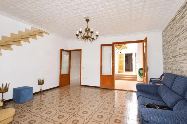 Casa de pueblo de con garaje, patio y terraza en Santa Marga - foto 4