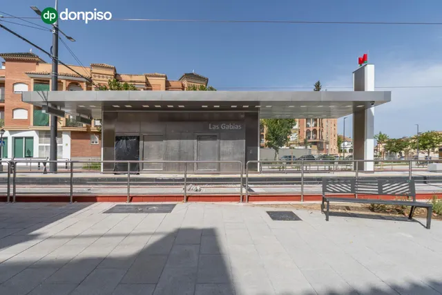 PISO EN LAS GABIAS JUNTO AL METRO — 46