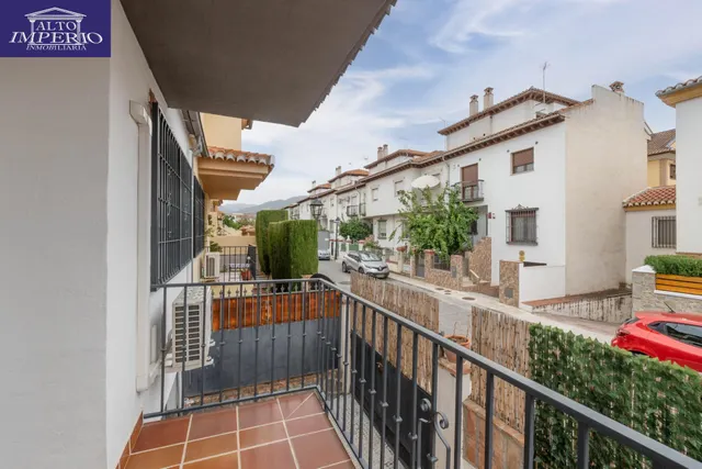 Encantadora Casa Reformada en Ogijares con Vistas y Espacios para Disfrutar — 32
