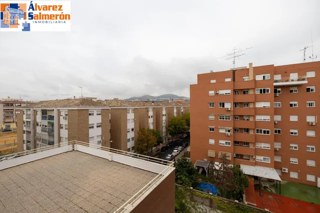 Piso de dos dormitorios en Sanders, en urbanización privada con piscina, pistas de padel, plaza de garaje y trastero — 33