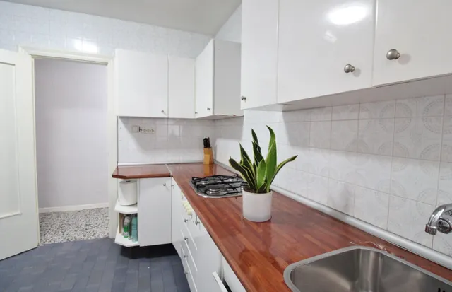 ¡Oportunidad única de inversión en Alicante! Piso en venta en Pinoso, 9 – 1º Izquierda — 10
