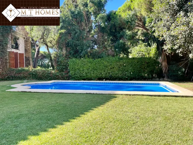 GRAN VILLA INDEPENDIENTE EN PARCELA CON PISCINA PRIVADA - foto 3