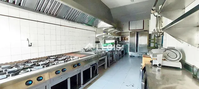 RESTAURANTE EXCLUSIVO TOTALMENTE EQUIPADO EN FOZ — LISTO PAR - foto 3