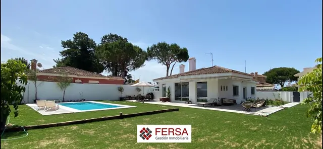 FANTASTICO CHALET INDEPENDIENTE EN VENTA EN LA URBANIZACIÓN 