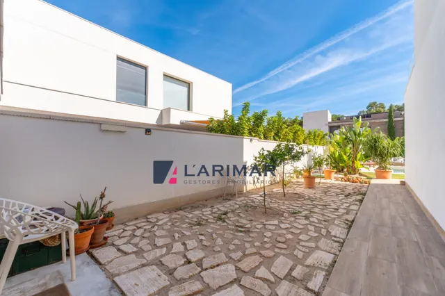 ✨ exclusiva propiedad en esquina con 393 m2 de parcela, piscina privada y energía solar en zona nou nazareth San Juan de Alicante — 17