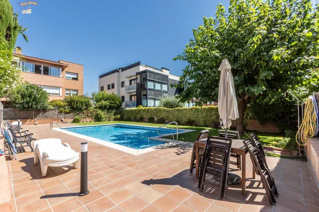 EN EXCLUSIVA!!!! ESPECTACULAR BAJOS CON TERRAZA DE 170 M2 . PARC CENTRAL — 45