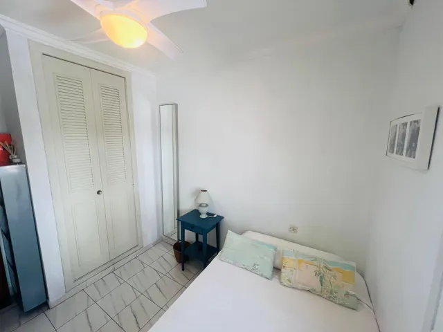 PAREADO EN VENTA EN LA COLINA A UN PASO DE LA PLAYA. — 27