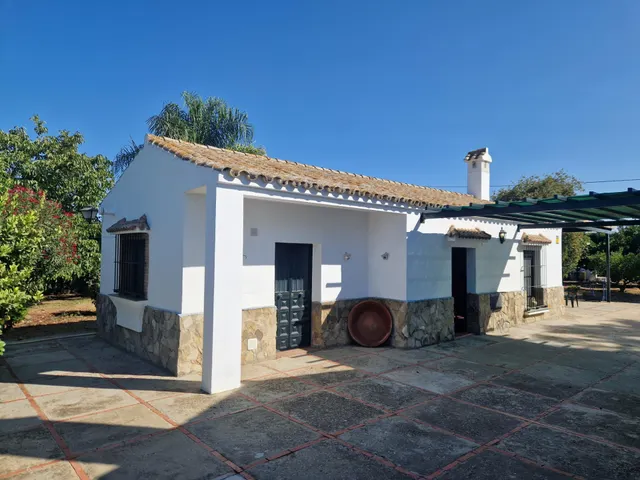 Finca rústica con dos viviendas, piscina y 56.000 m2 de tierras de regadío a 10 minutos de Jerez — 18