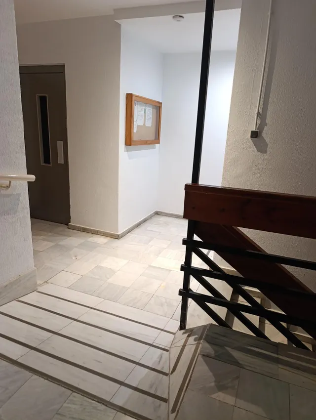 Gamarra Iturregui Consultores Inmobiliarios pone a su disposición este espacioso y luminoso piso con 3 habitaciones, 1 baño, cocina independiente, salón comedor, trastero, ascensor y garaje — 15