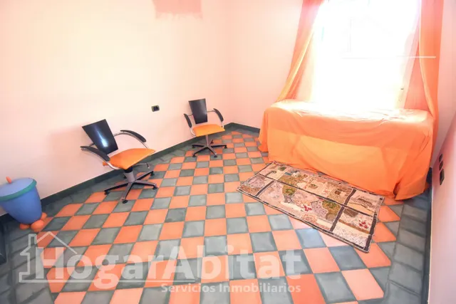 SEMINUEVO, AMPLIO Y CON TERRAZA — 26