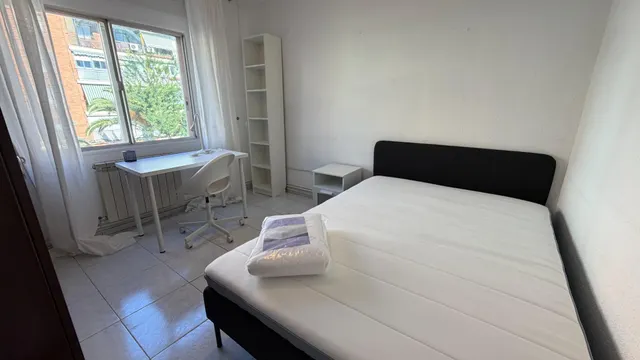 Piso de 4 dormitorios para estudiantes junto al metro en Móstoles — 15