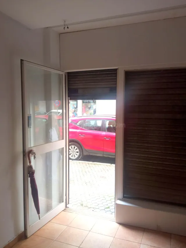 Local comercial 30m² en alquiler - López de Gomara - foto 2