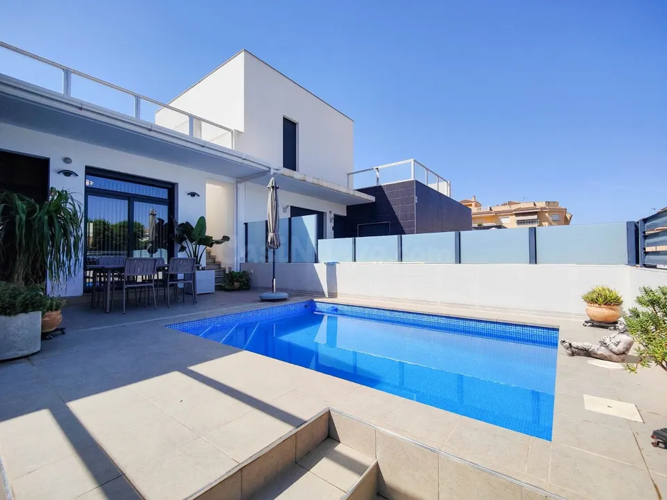 Villa 2 habitaciones 84m² en venta - Pueblo 5