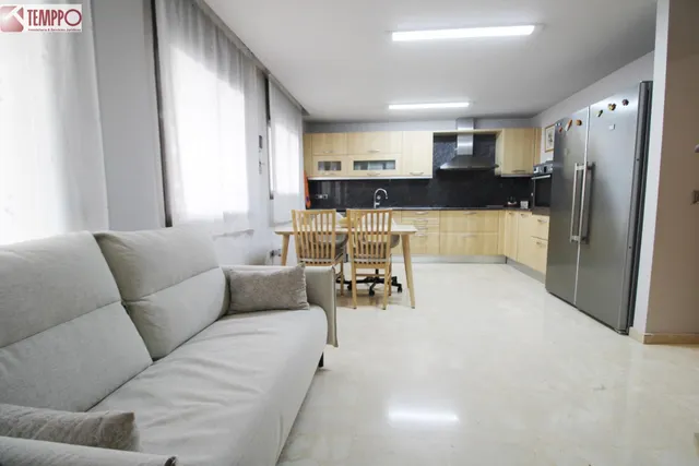 Espectacular piso de 160 m2 útiles con una terraza de 50 m2  - foto 4