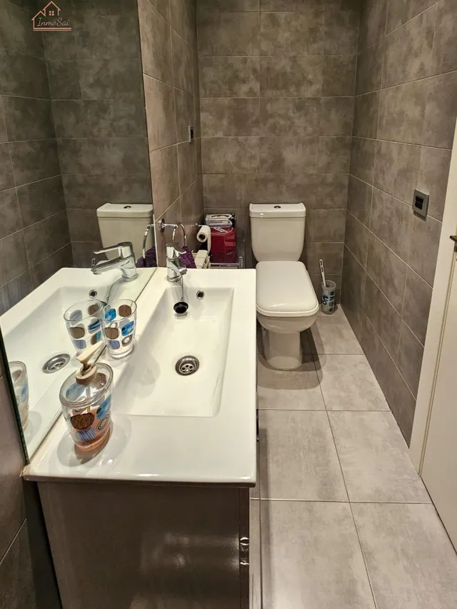 Inmueble en venta con terraza, plaza de garaje y trastero junto al Metro Urgel! — 33
