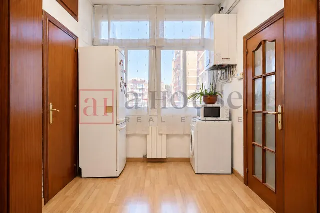 Piso listo para entrar a vivir con balcón y doble orientación en el poblenou — 9