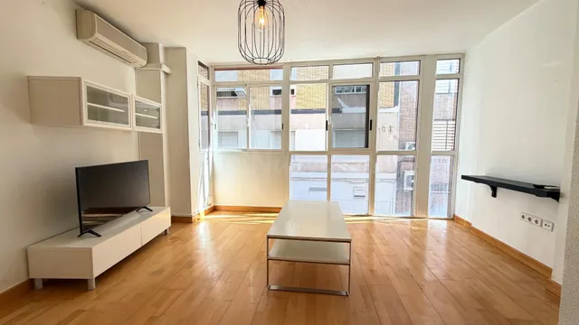 APARTAMENTO JUNTO A LA PLAZA CIRCULAR — 3