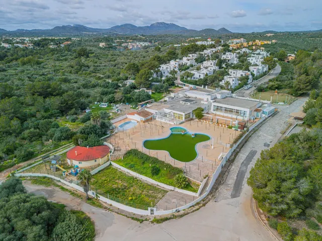 Complejo Vacacional con 118 apartamentos + zonas de ocio y a - foto 5