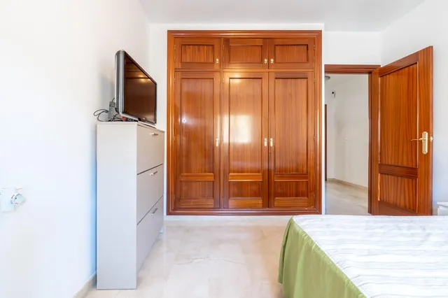 Espectacular chalet adosado en el Vial de Churriana de la Vega: eficiencia, confort y listo para entrar a vivir! — 47