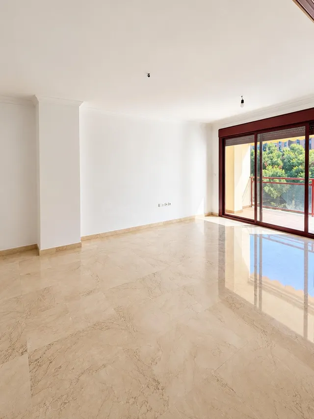 LUMINOSO PISO DE 2 habitaciones CON TERRAZA, PISCINA Y GARAJ - foto 3
