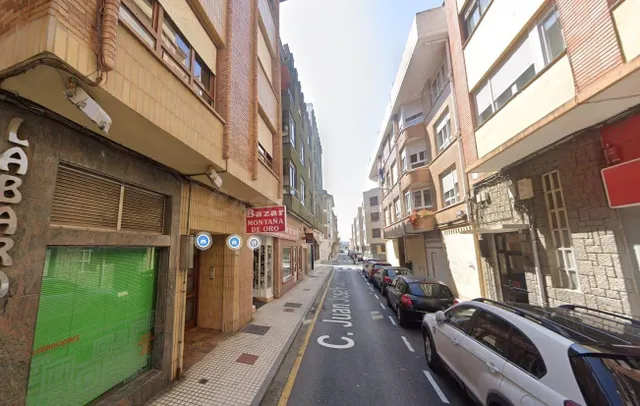 Se vende piso OKUPA en SantoÑ±a (Cantabria).