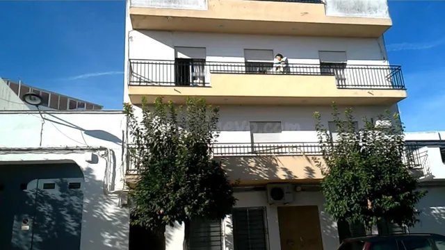 Se vende Piso OKUPADO en Andalucia 17 Carpio (El), (Córdoba) - foto 2