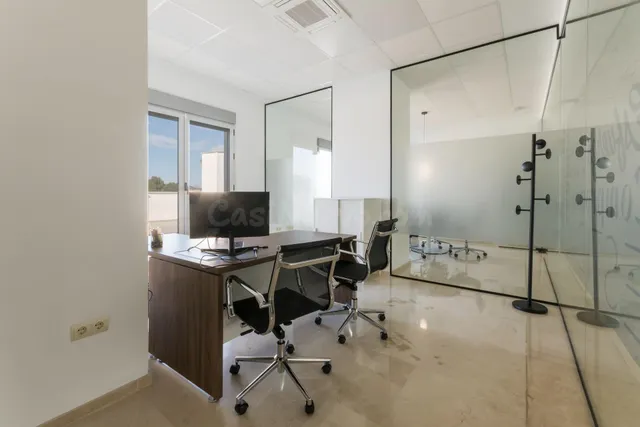 Oficinas en Zona Premium - Amplios Espacios de Trabajo - foto 5